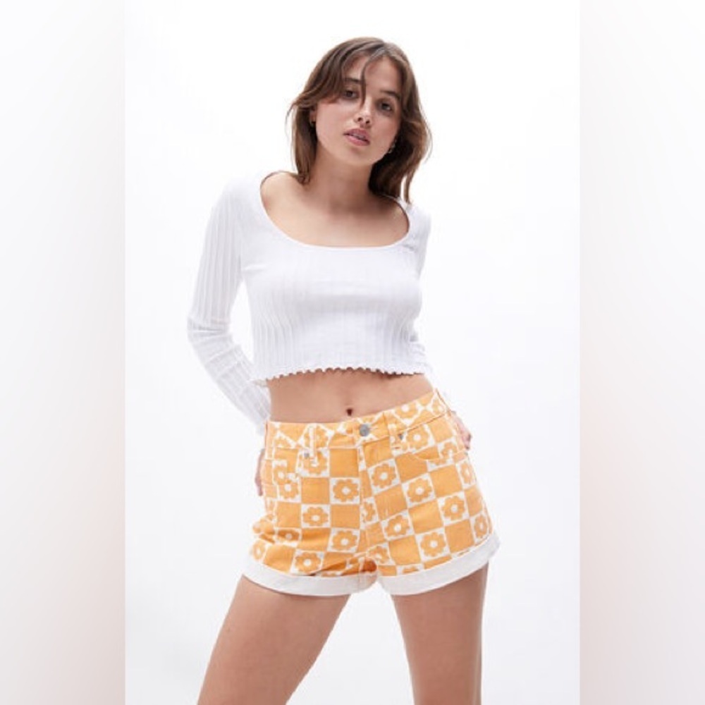 Daisy Mom Shorts